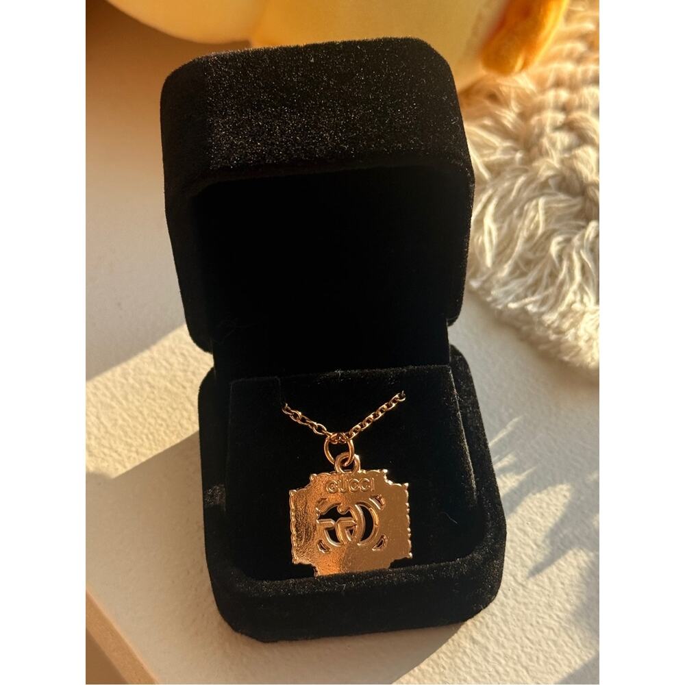 🎁BOGO Sale! Vintage ONLY 1! GUCCI Logo Upcycled Necklace - Picture 8 of 9